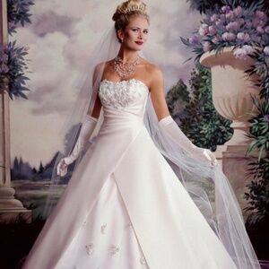 Maggie Sottero Davina Ivory/Lavendar Purple Wedding Dress Bridal GownNWT Size 10